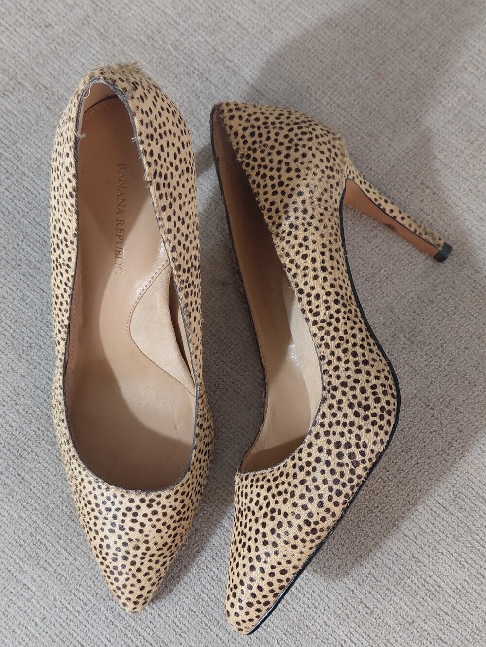 Banana Republic Leapord Beige and Black Spotted Pointed-Toe Pumps Size 6